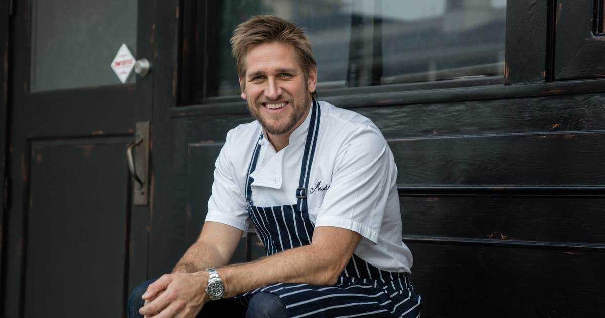 Curtis Stone  About Curtis